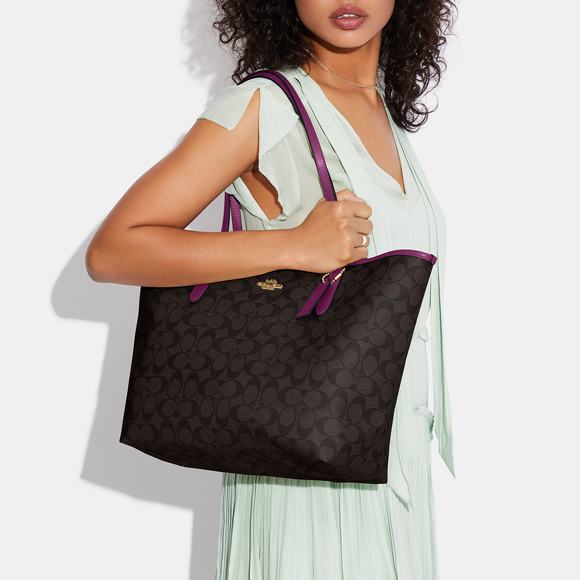 NWT Coach Outlet City Tote In Signature Canvas - Picture 5 of 5